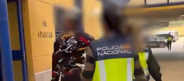 Policía española detiene a 34 personas por usar documentos colombianos para ingresar a Europa.