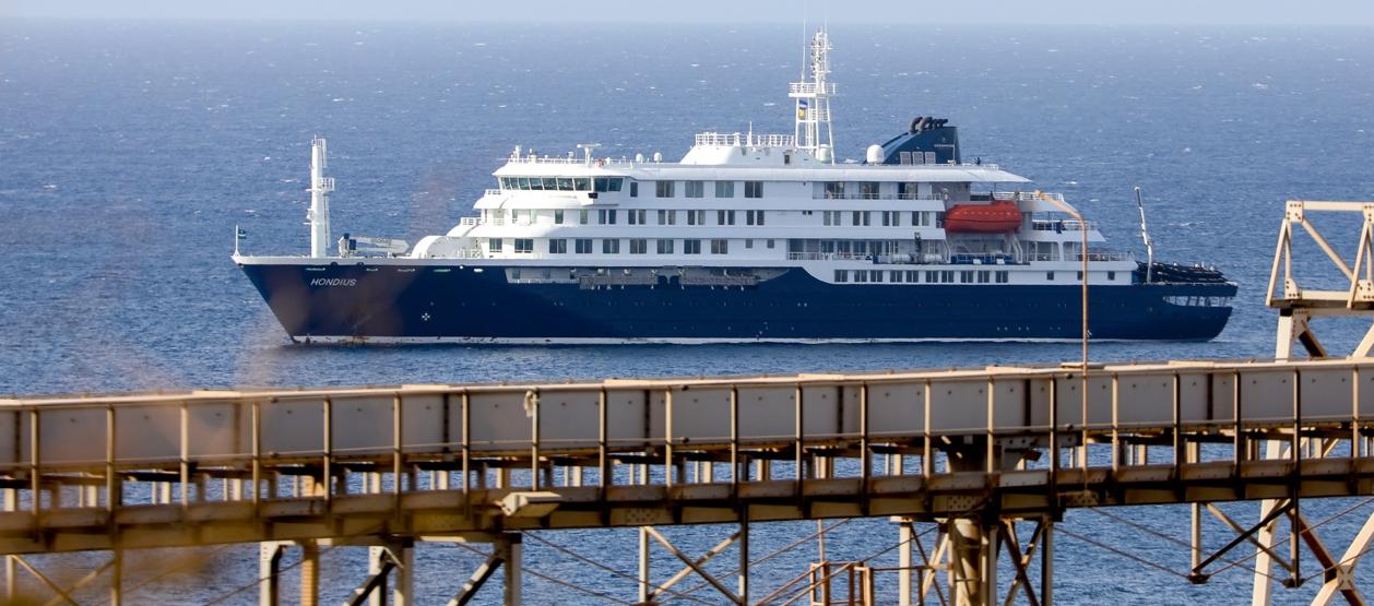 El crucero holandés MV Hondius, donde se detectó el hantavirus.