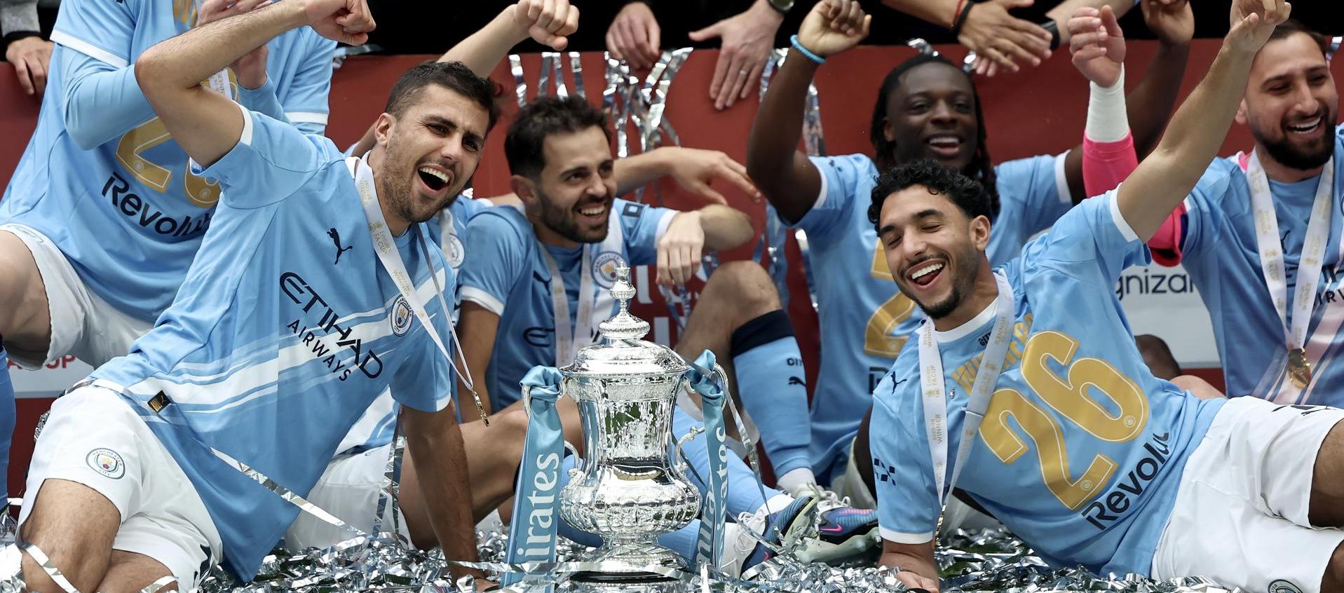 El Manchester City con el título de la FA Cup.