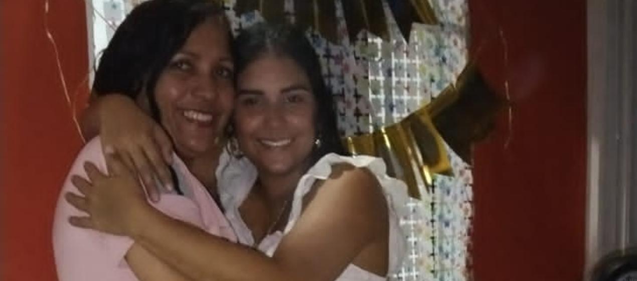 Gloria y su hija Isamar Algarín. 