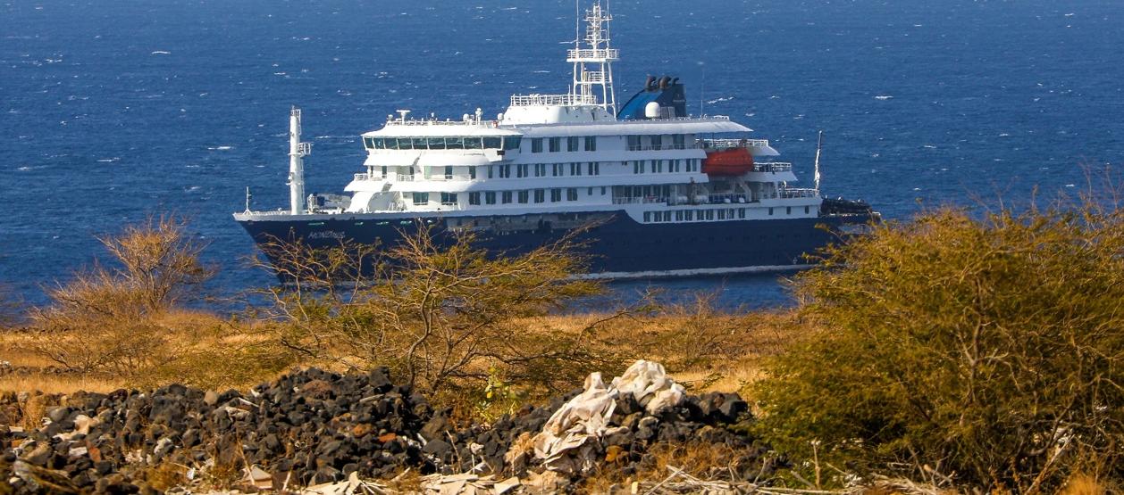 El crucero donde detectaron el hantavirus,