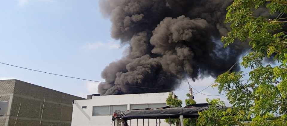 Incendio en bodega de Malambo.