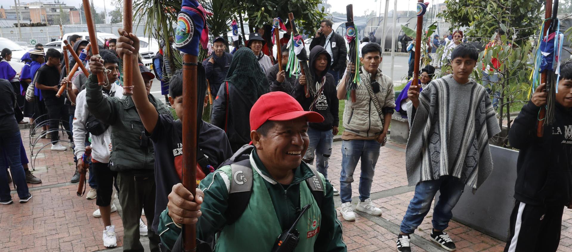 Indígenas que protestaron este lunes en Bogotá. 