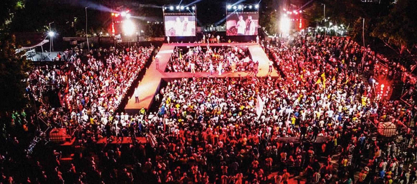 La manifestación de la "P" realizada en Barranquilla por Petro.