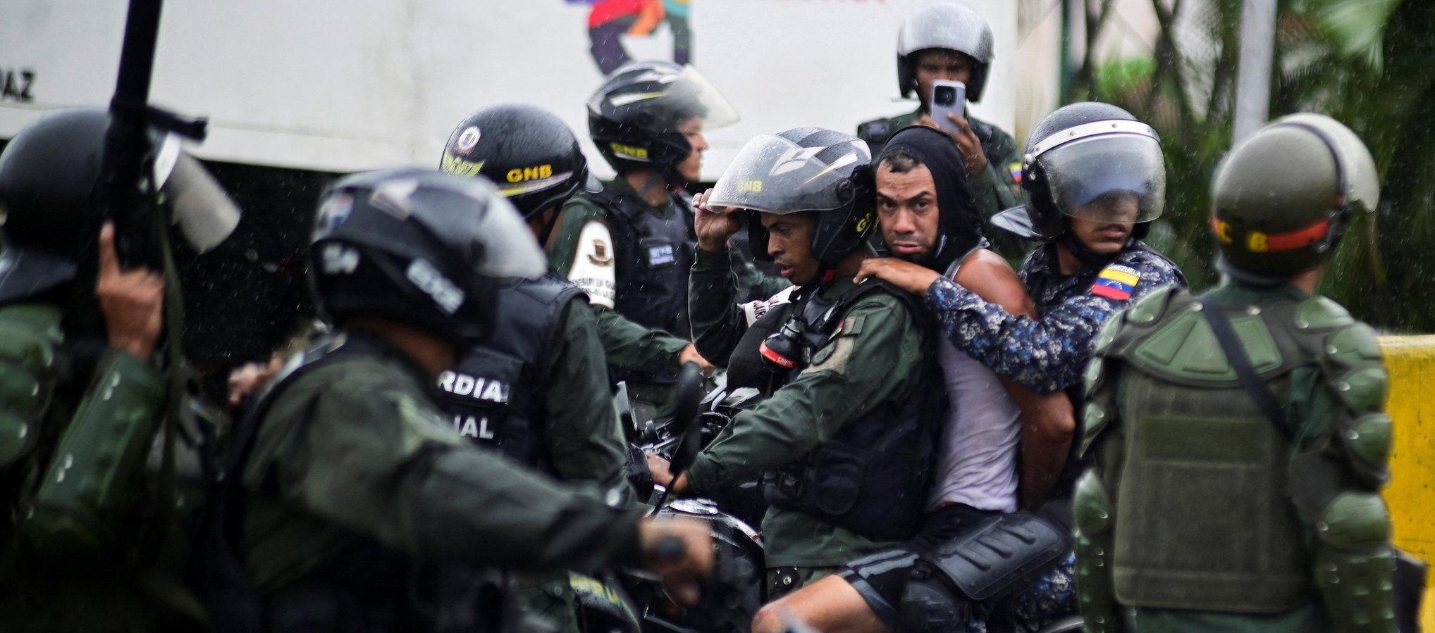 Condenan muerte de presos políticos en Venezuela.