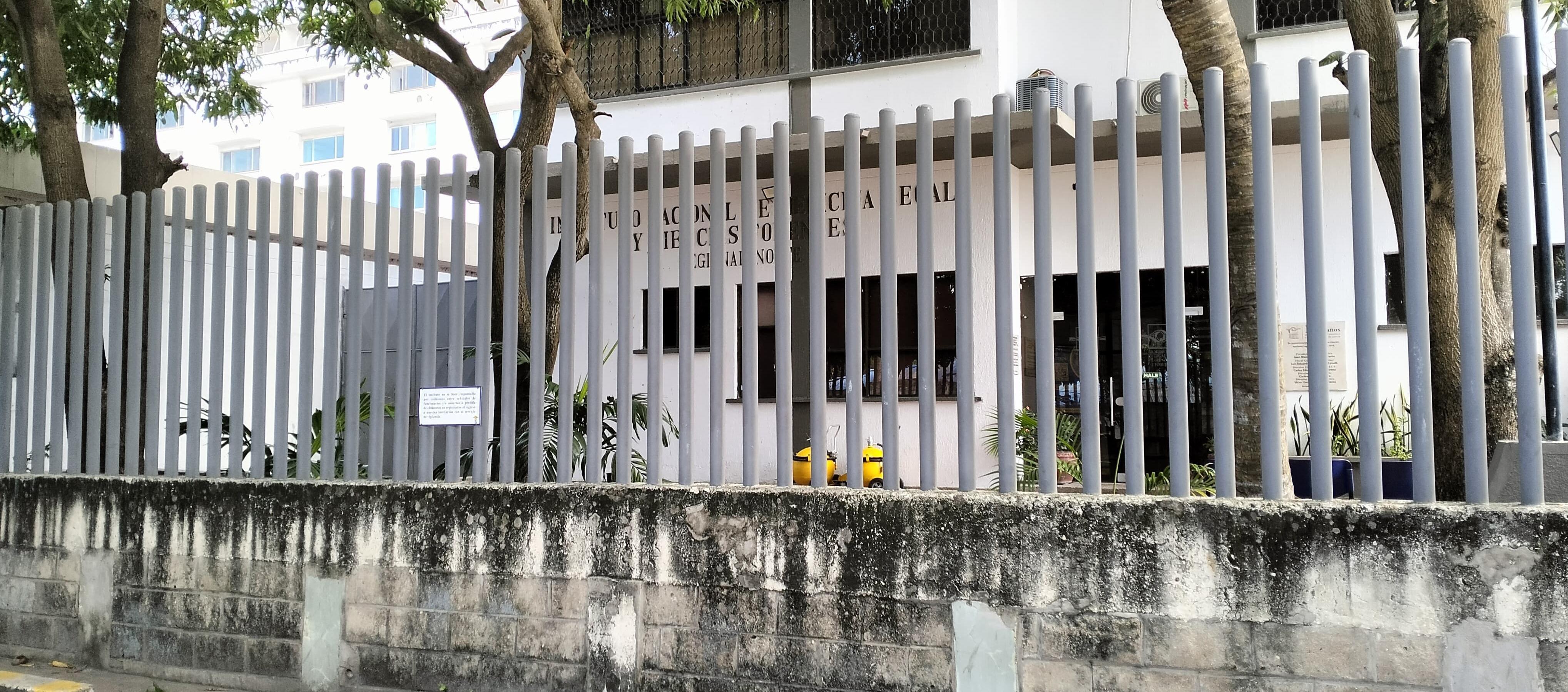 Fachada de Medicina Legal de Barranquilla.