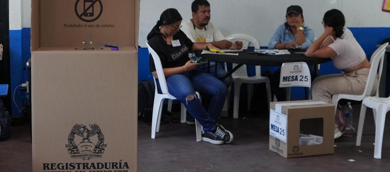 Mesa de votación.