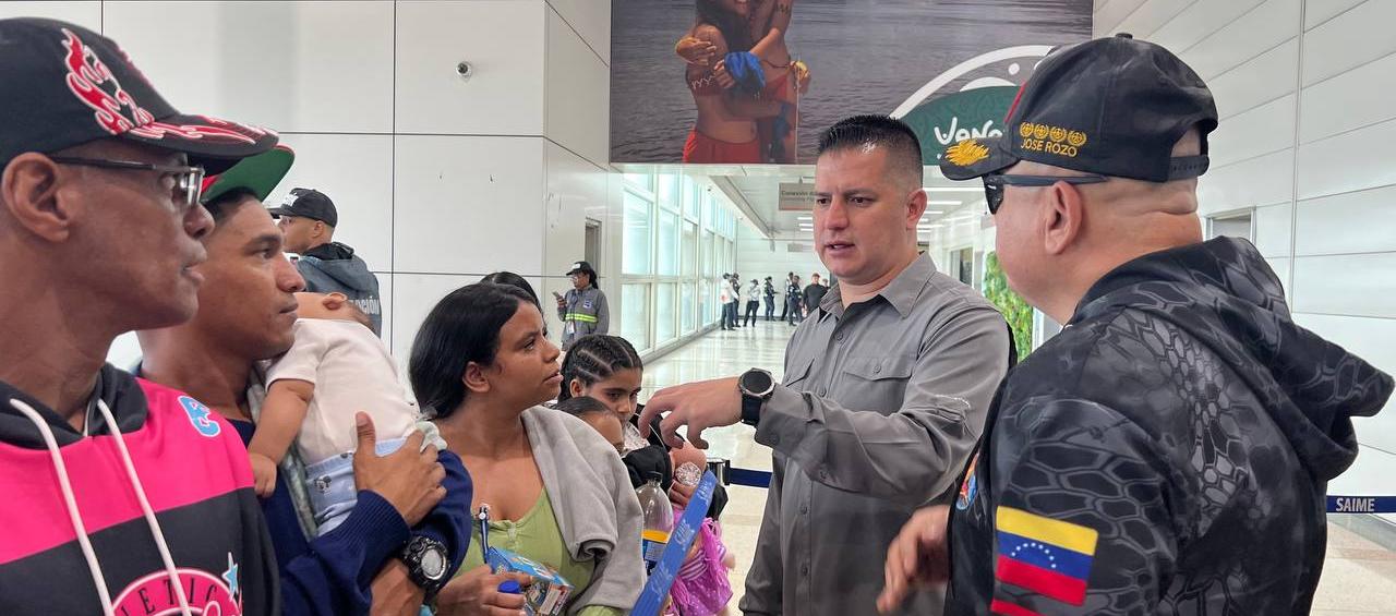 El Servicio Nacional de Migración de Panamá indicó que este es el primer vuelo humanitario de retorno voluntario coordinado entre ambos países.