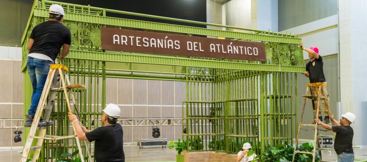 El montaje para la Feria se realiza en el Puerta de Oro. 