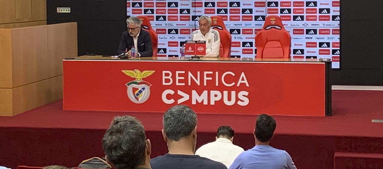 El técnico del Benfica, José Mourinho.