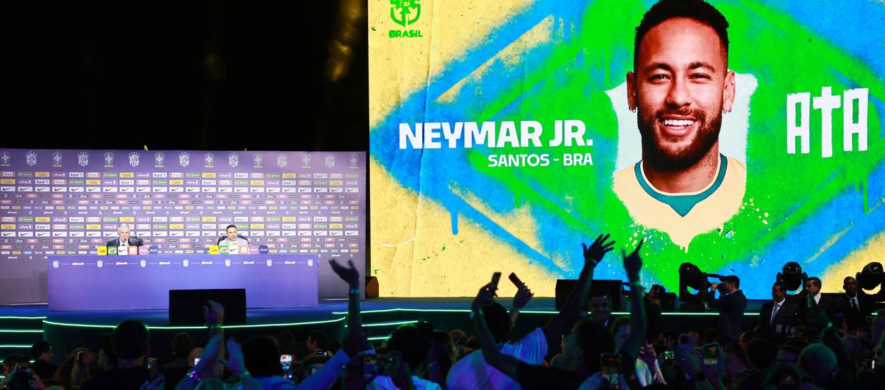 Momento del anuncio de Neymar.