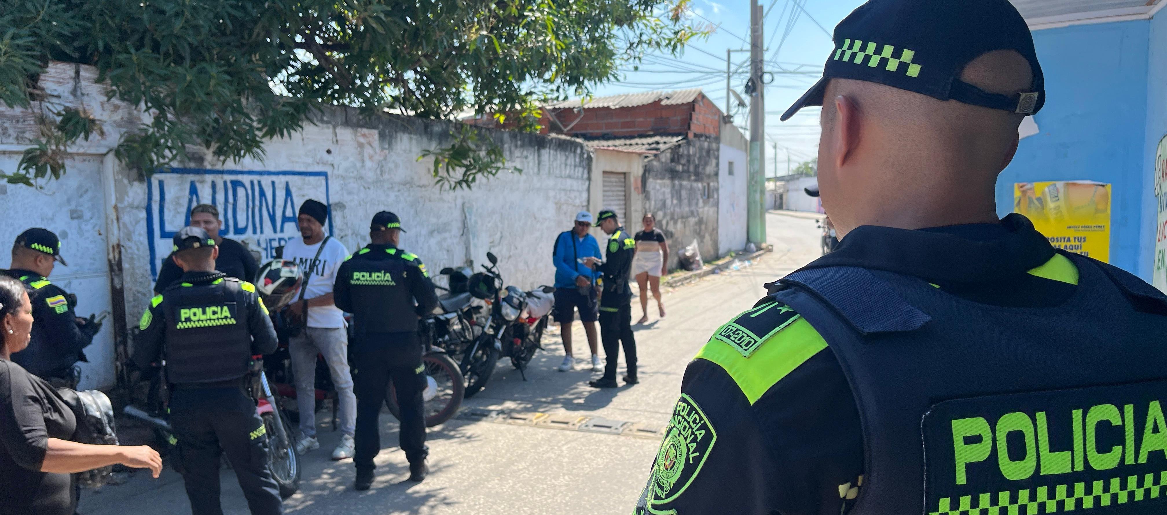Requisas y control de la Policía en estos dos barrios. 