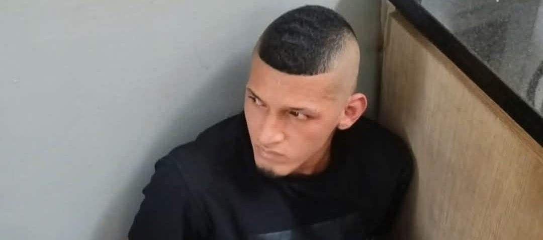 Uno de los capturados.