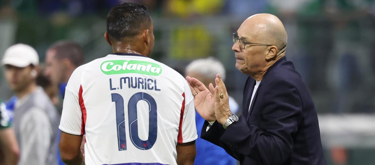 Alfredo Arias, técnico del Junior, con Luis Muriel, principal contratación para 2026.