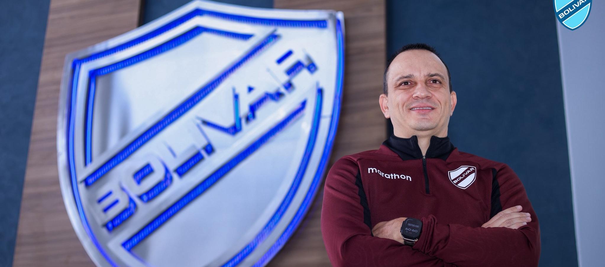 El colombiano Alejandro Restrepo, nuevo técnico del Bolívar de La Paz. 