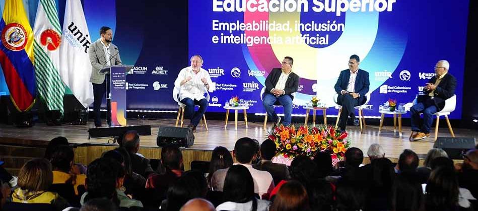 Más de 50 mil profesores universitarios se capacitaron en competencias digitales y uso de IA