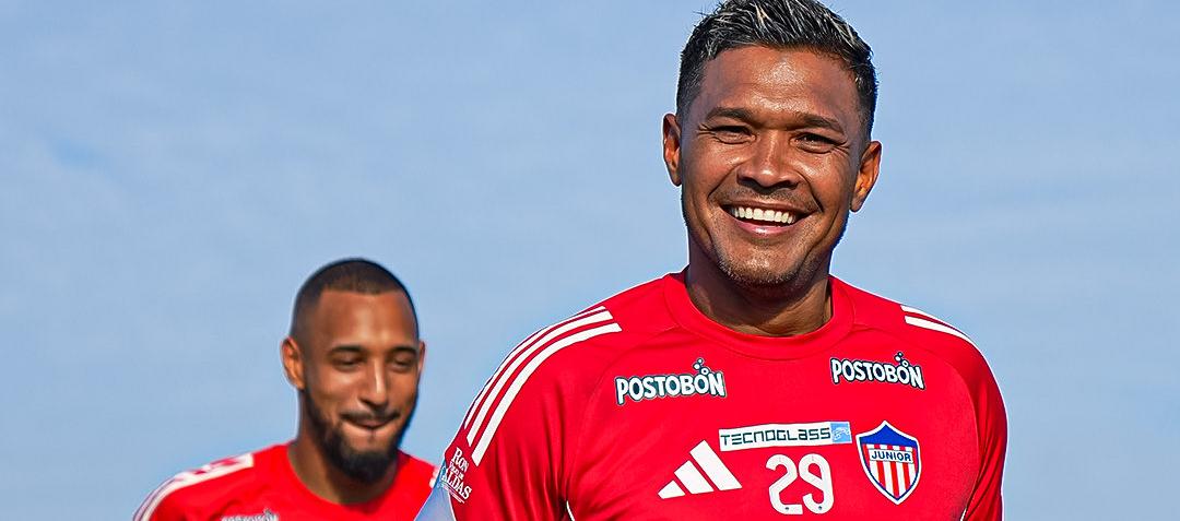 Lucas Monzón y Teófilo Gutiérrez, jugadores del Junior. 