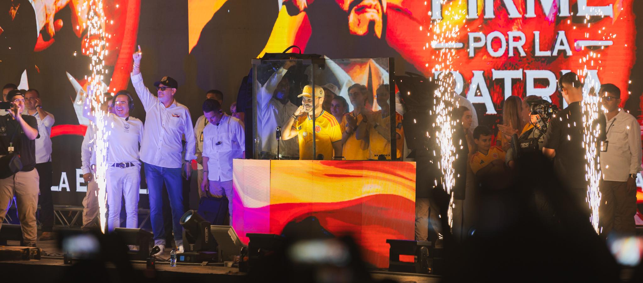 Abelardo De La Espriella con la camiseta de la Selección Colombia.