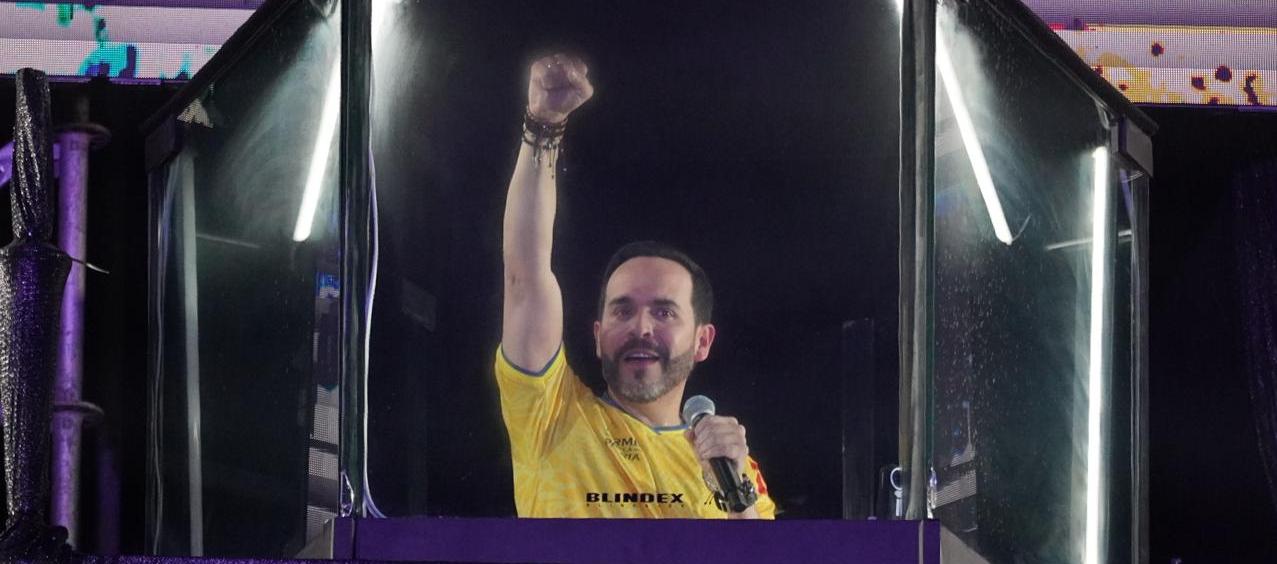 La Espriella dando su primer discurso desde la Ventana al Mundo.