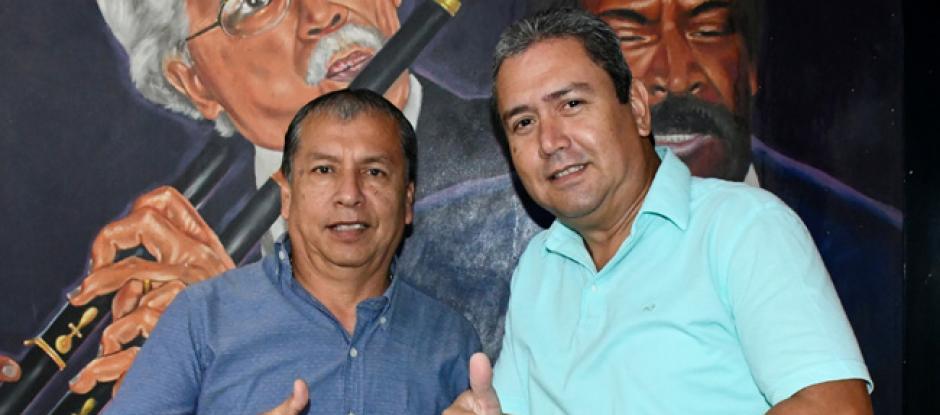 Alexander Tatis y Fredy Sogamoso, conductores del programa 'Sale el sol'.