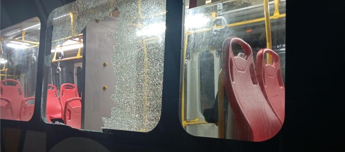 Bus vandalizado