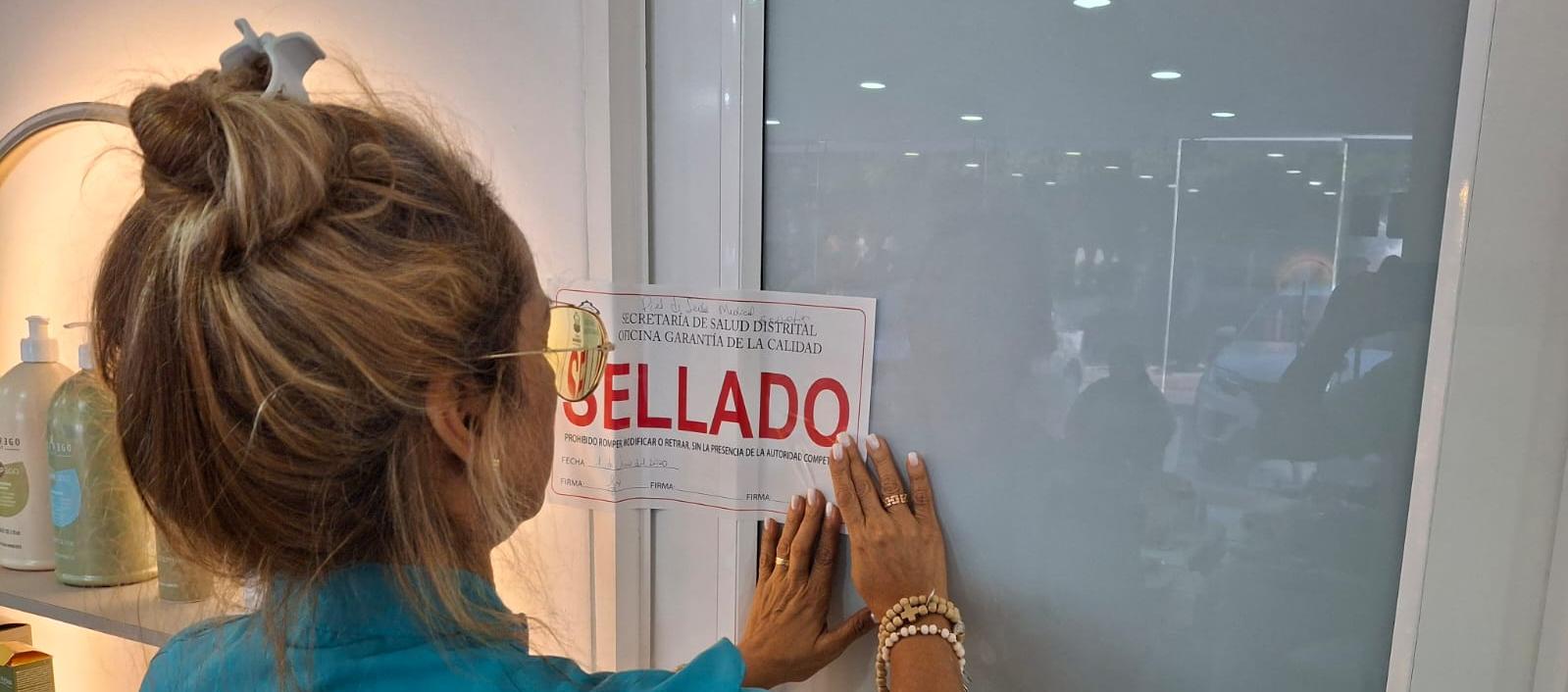 Cierre de centro estético.