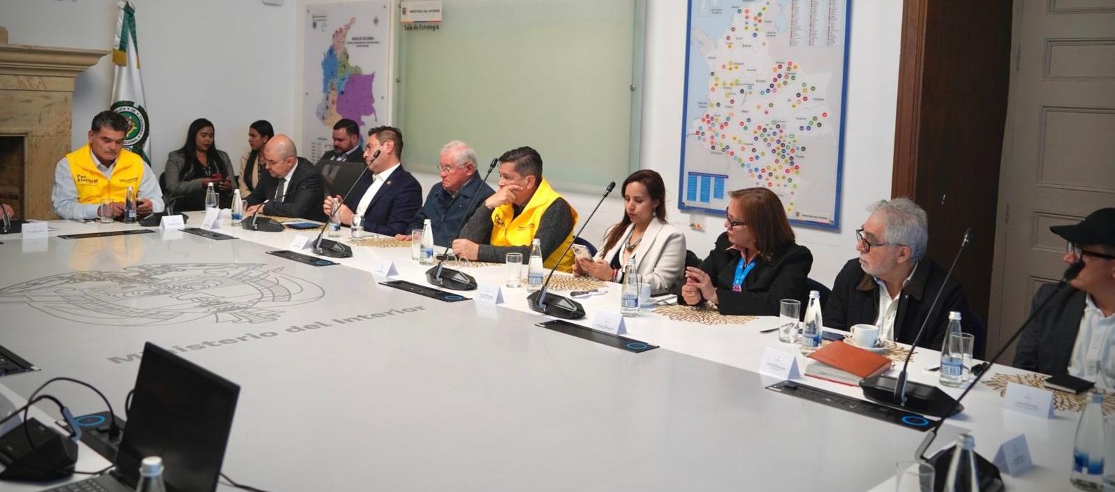 Cumbre de seguimiento institucional a las elecciones.