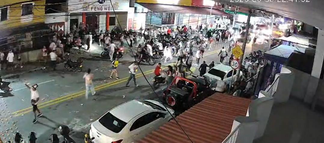 Desmanes en la carrera 21