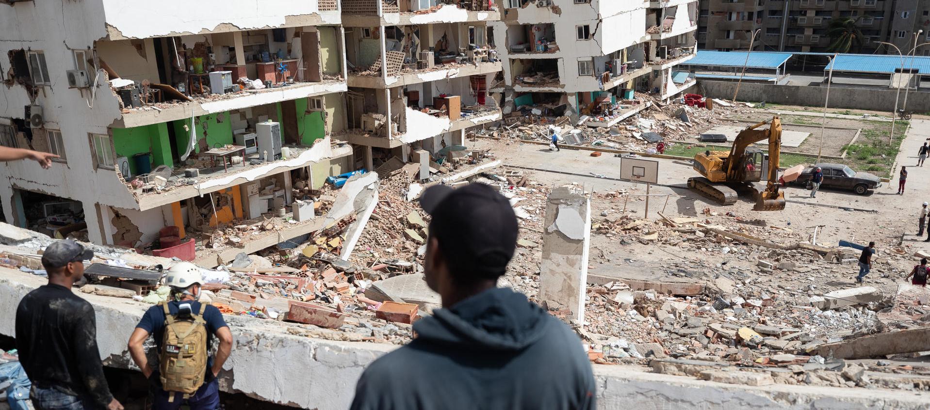 Edificios destruidos por los potentes terremotos del miércoles. 