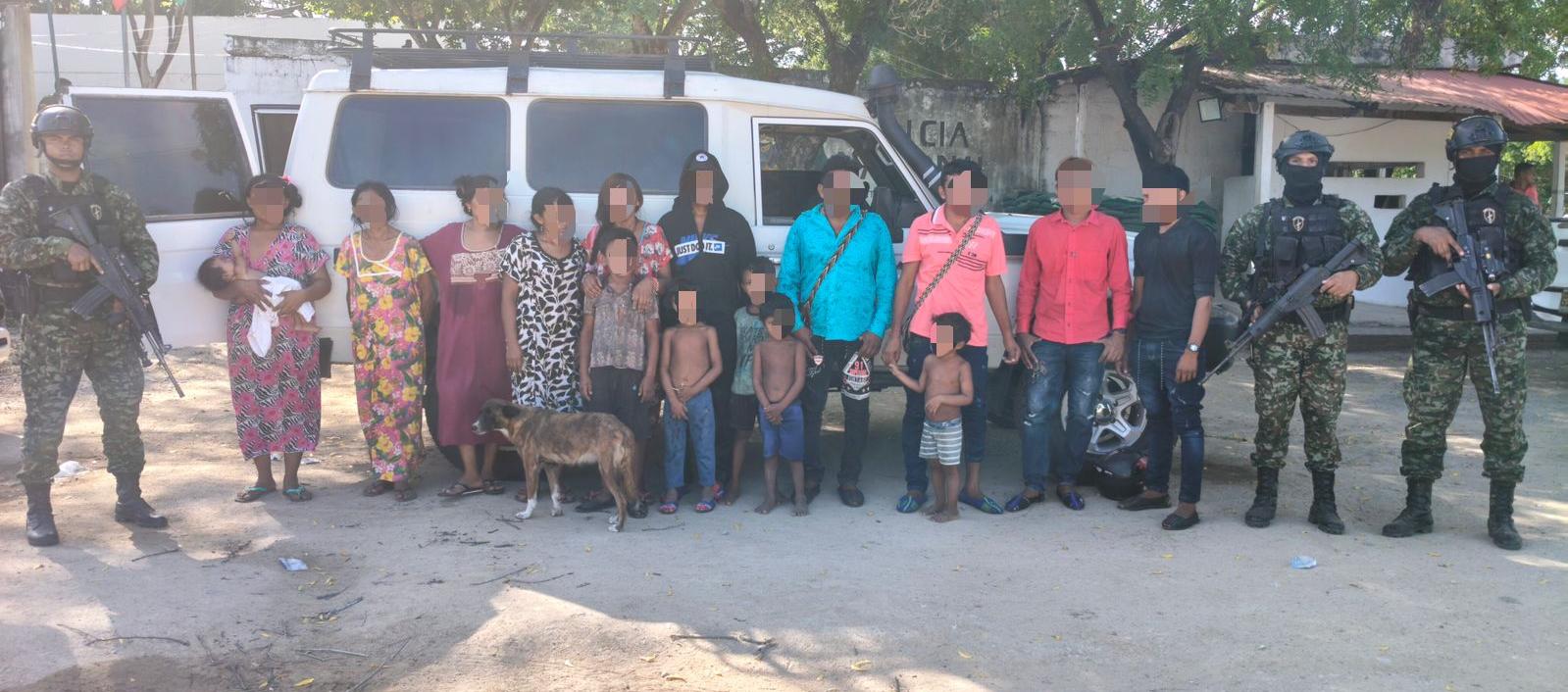 Indígenas rescatados en La Guajira.