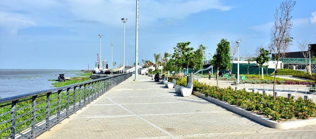 Malecón del Río.