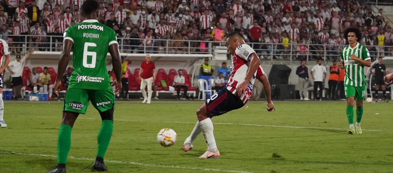 La definición de Muriel en el segundo gol de Junior.