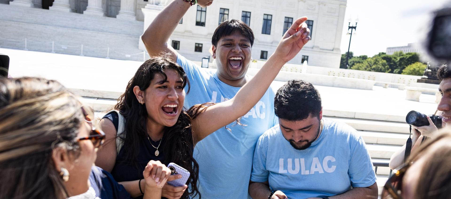 Partidarios de la ciudadanía por nacimiento celebran decisión de la Corte Suprema de Estados Unidos