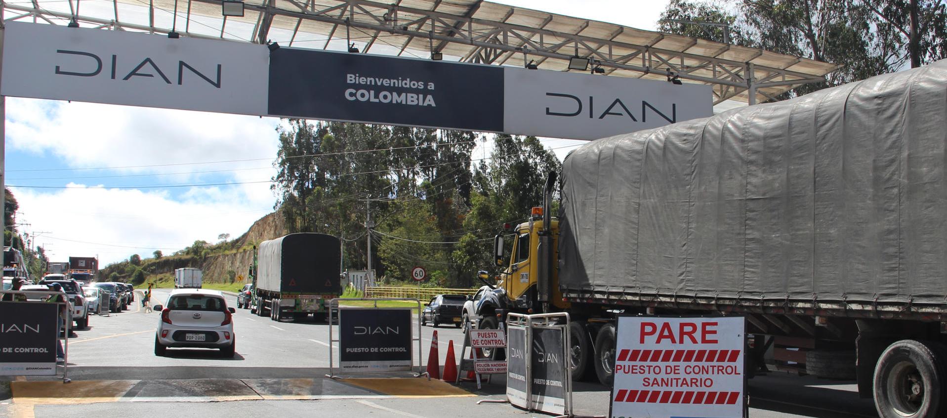 Paso fronterizo entre Colombia y Ecuador