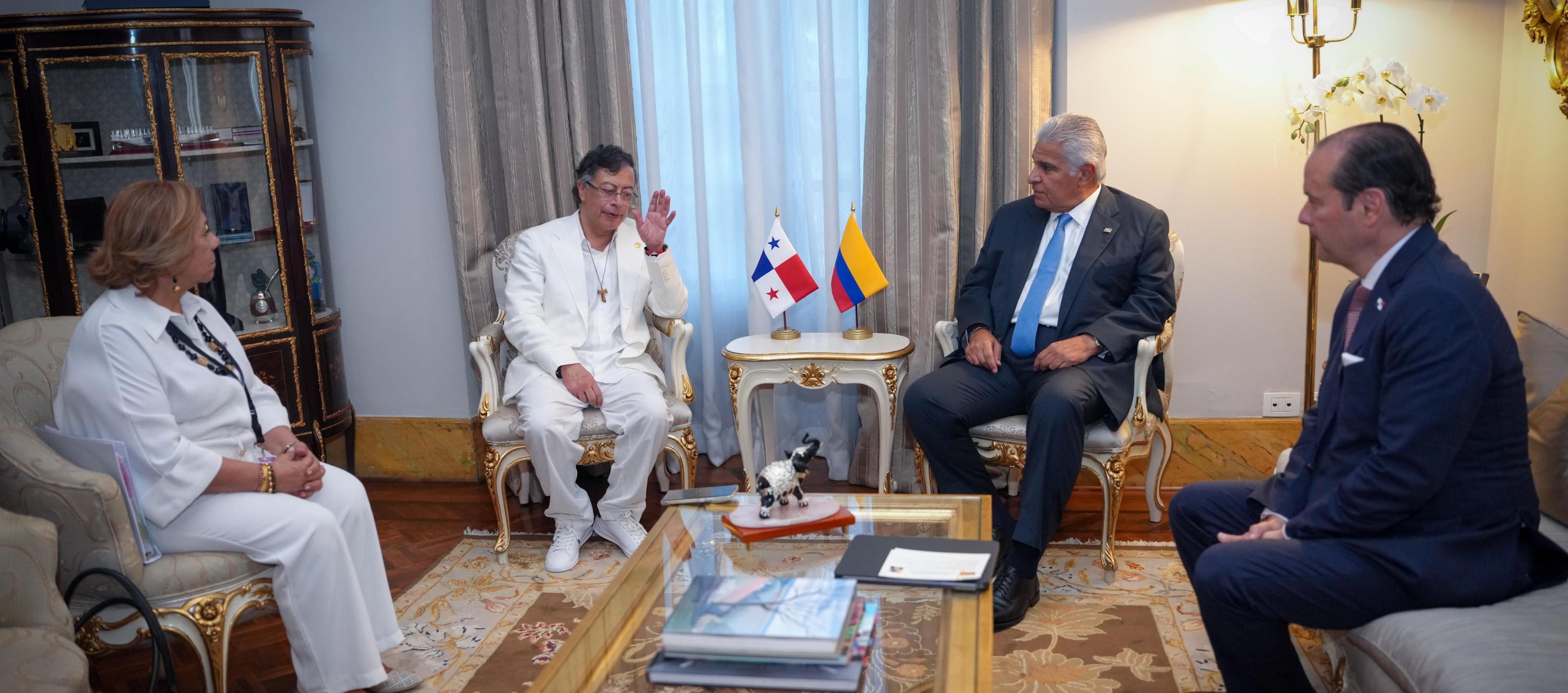 Petro reunido con el presidente de Panamá, José Raúl Mulino.