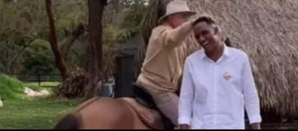 El expresidente Álvaro Uribe con Yerry Mina.