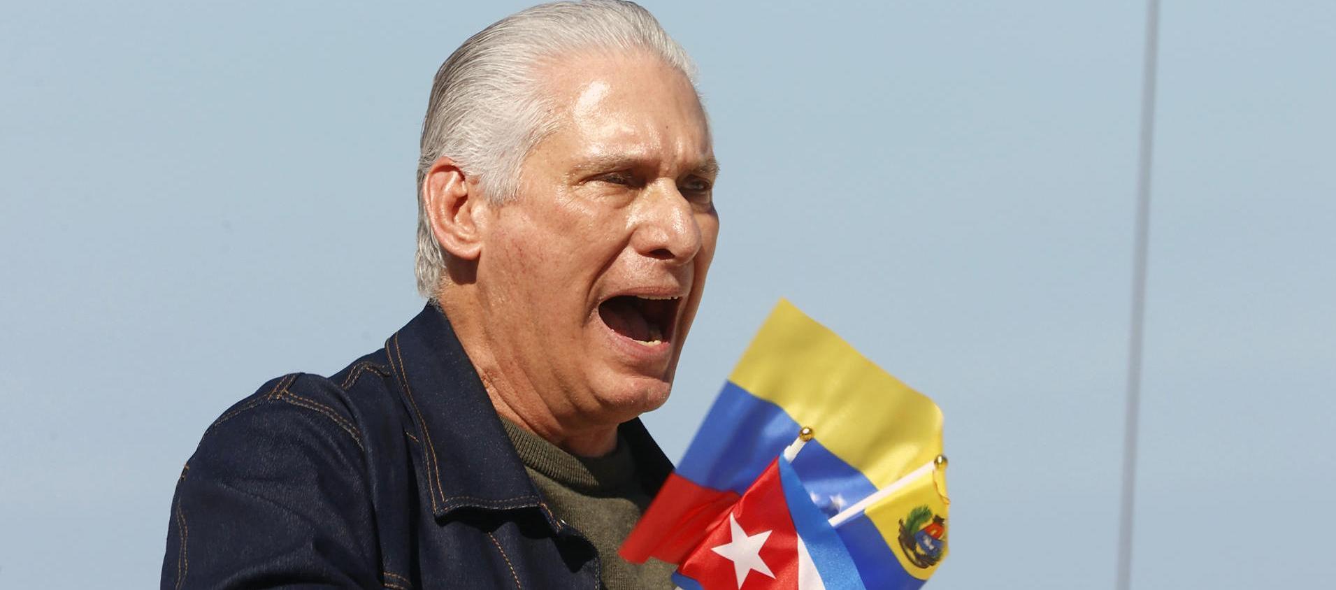 Cuba anuncia múltiples reformas para abrir el turismo, el comercio exterior y la inversión
