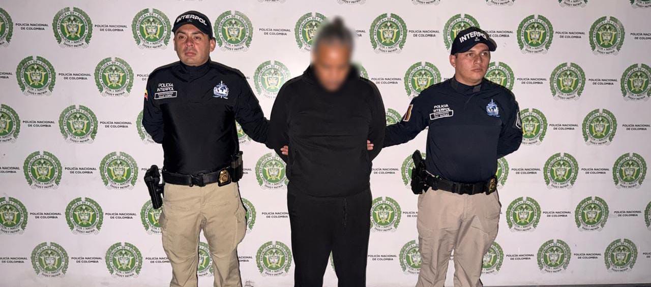 Roberto Rafael Daantje tras ser capturado por la Dijin de la Policía. 