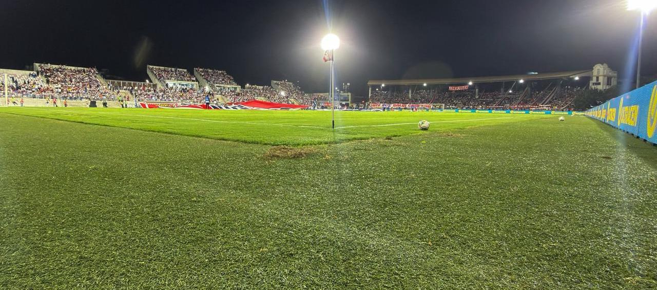 El estadio Romelio Martínez.