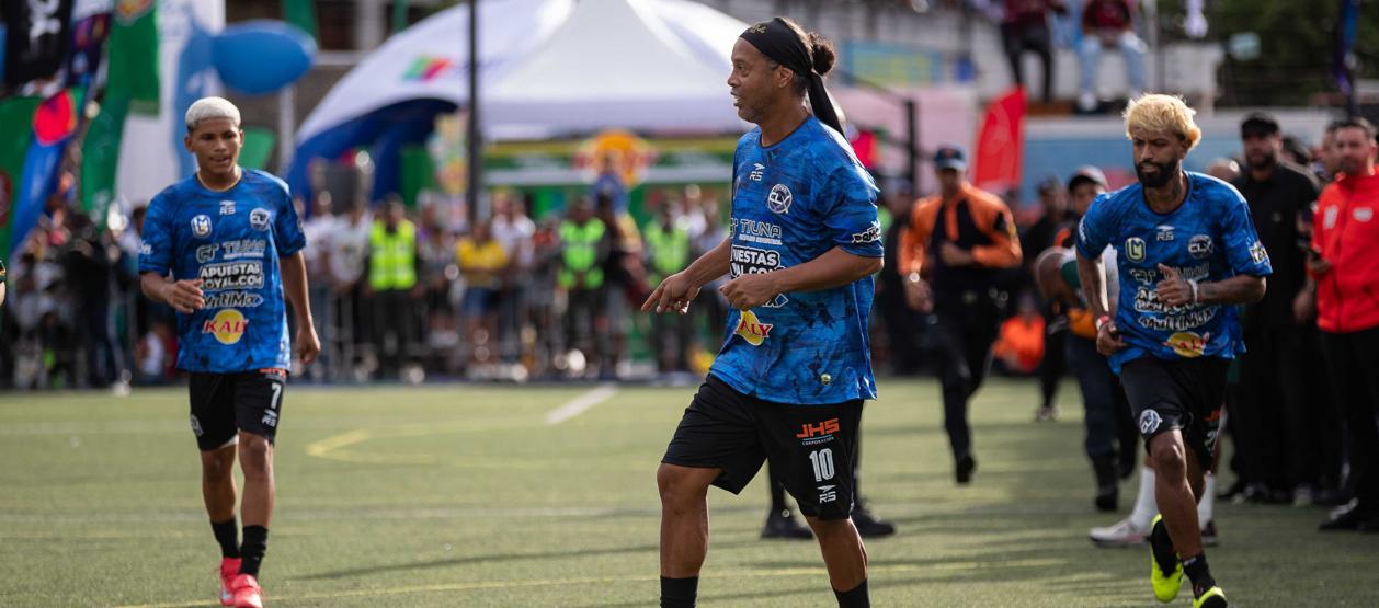 Ronaldinho durante el partido.