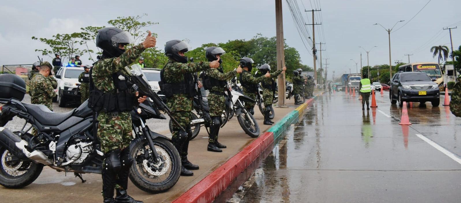 Soldados en las principales vías del Caribe Colombiano. 