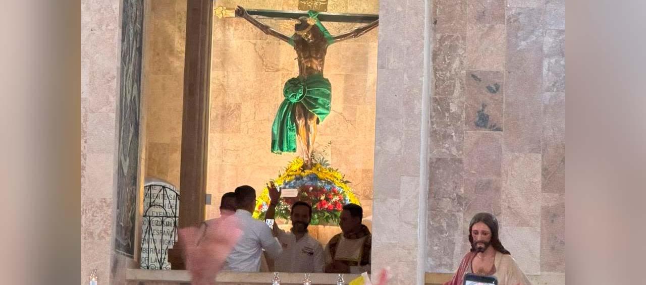 Presidente electo Abelardo De La Espriella en la Basílica del Señor de Los Milagros de La Villa de San Benito Abad.