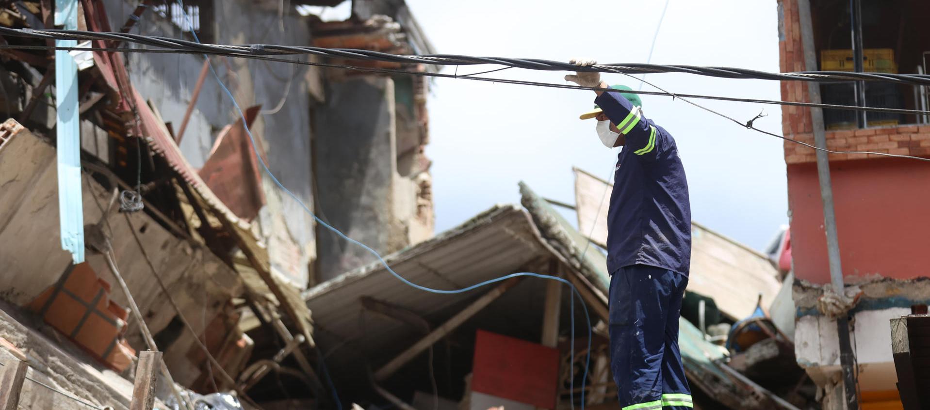 Trabajos de rescate en el barrio El Junquito, en Caracas.