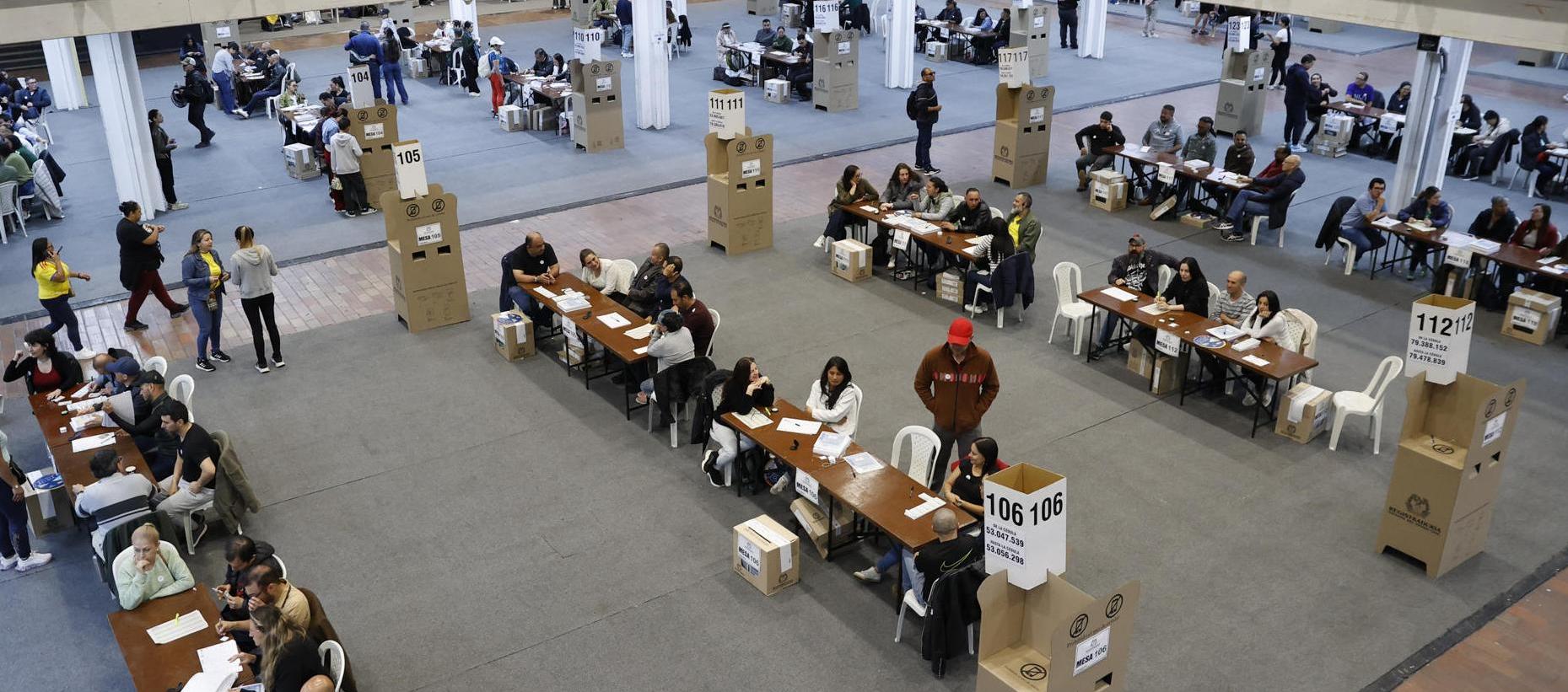 Un puesto de votación en Bogotá