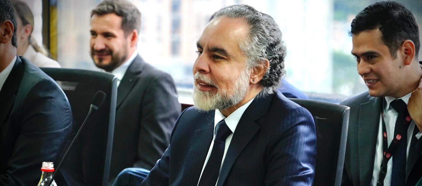 Armando Benedetti, ministro del Interior. 