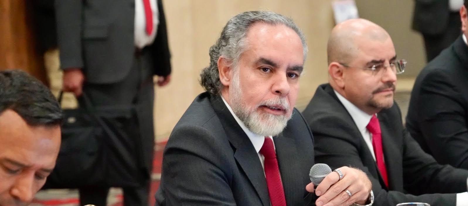 Armando Benedetti, ministro del Interior. 
