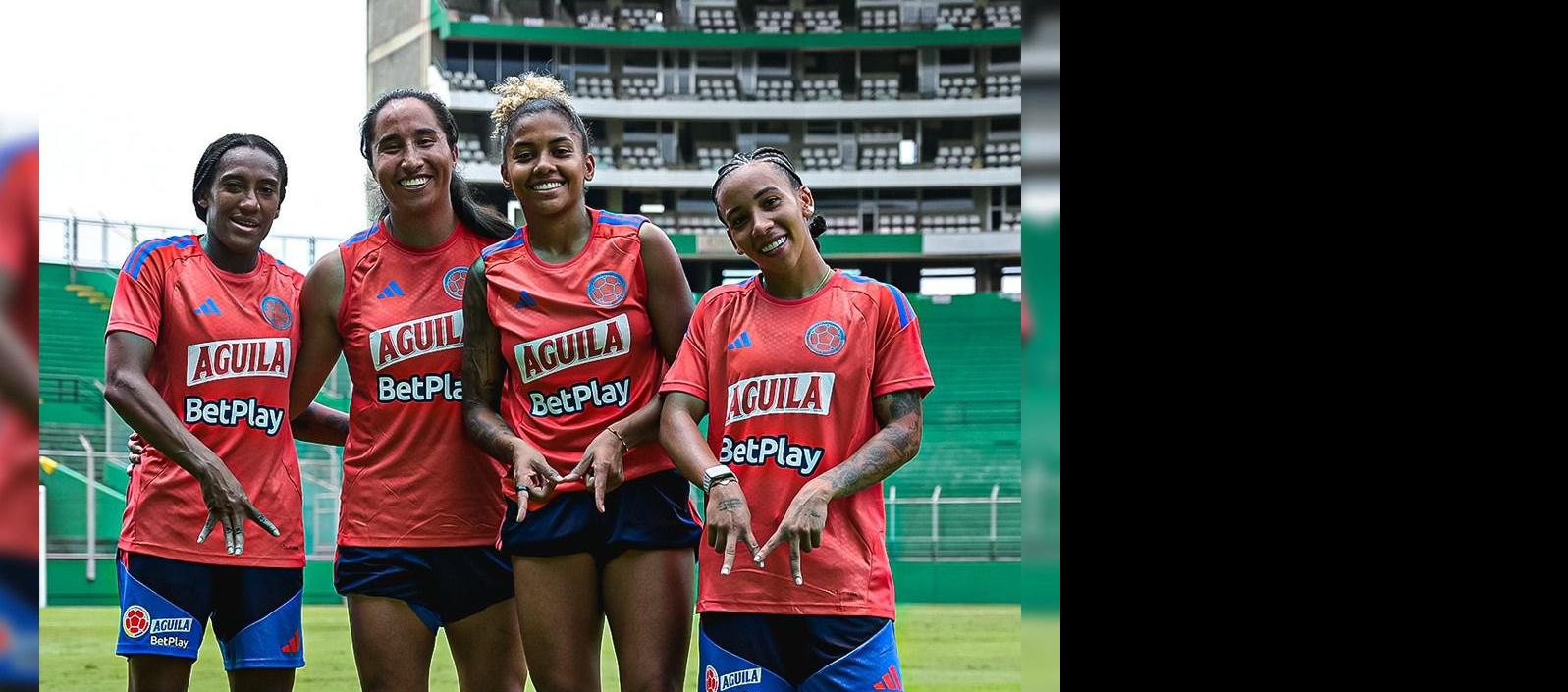Daniela Caracas, Mayra Ramírez, Jorelyn Carabalí y Wendy Bonilla, integrantes de la Selección Colombia femenina.