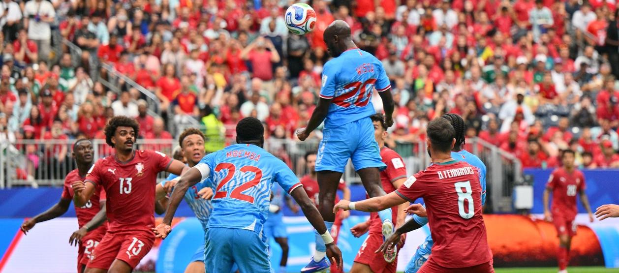 El cabezazo de Yoane Wissa que le dio el empate a Congo ante Portugal.