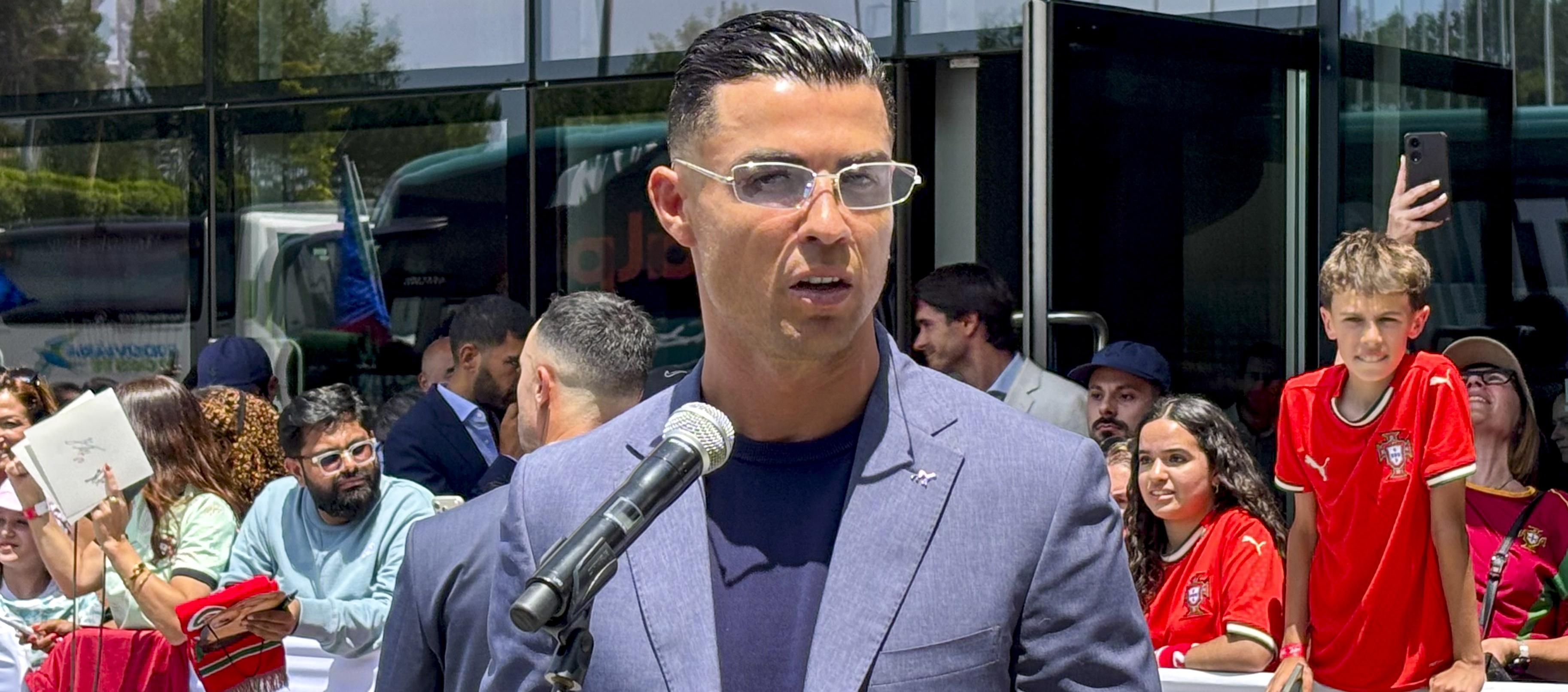 Cristiano Ronaldo habló con los periodistas antes del viaje a Estados Unidos. 