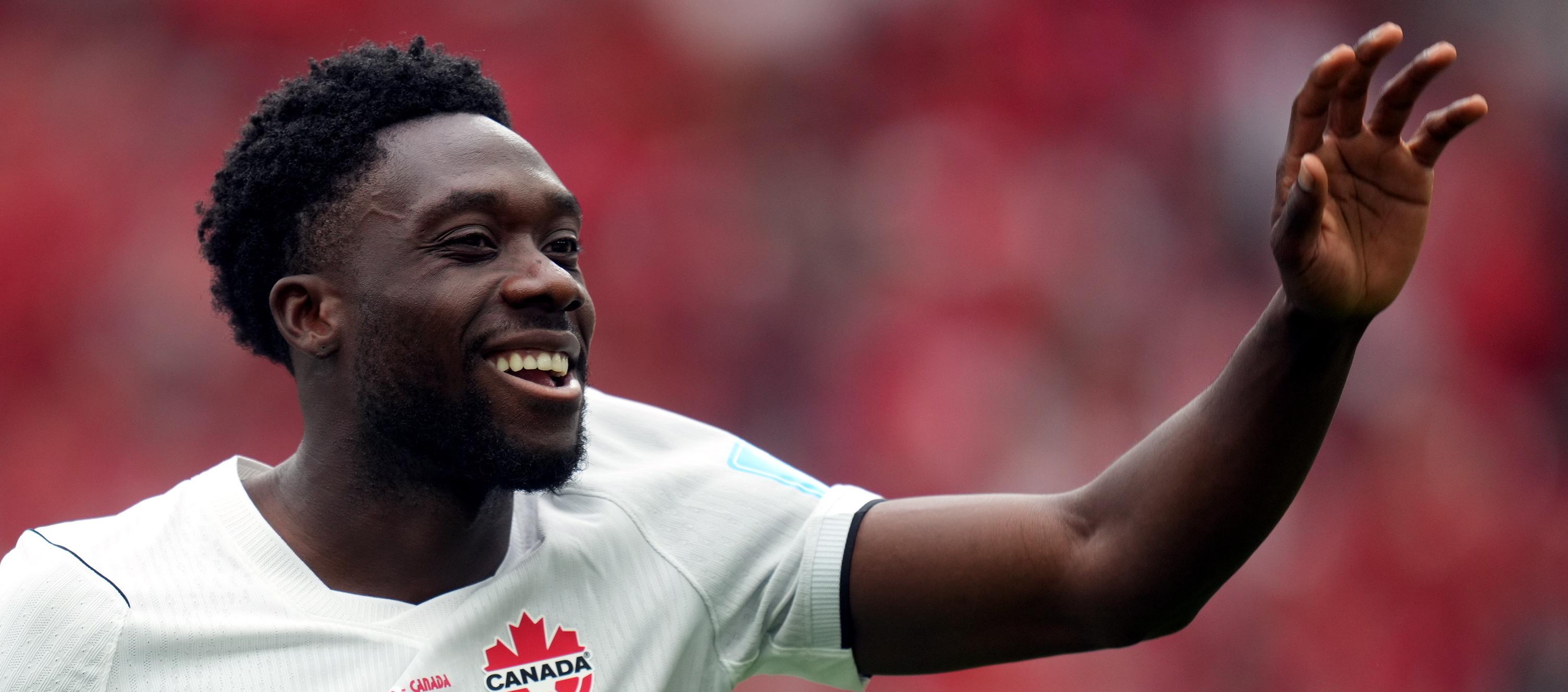Alphonso Davies, jugador de la selección de Canadá.